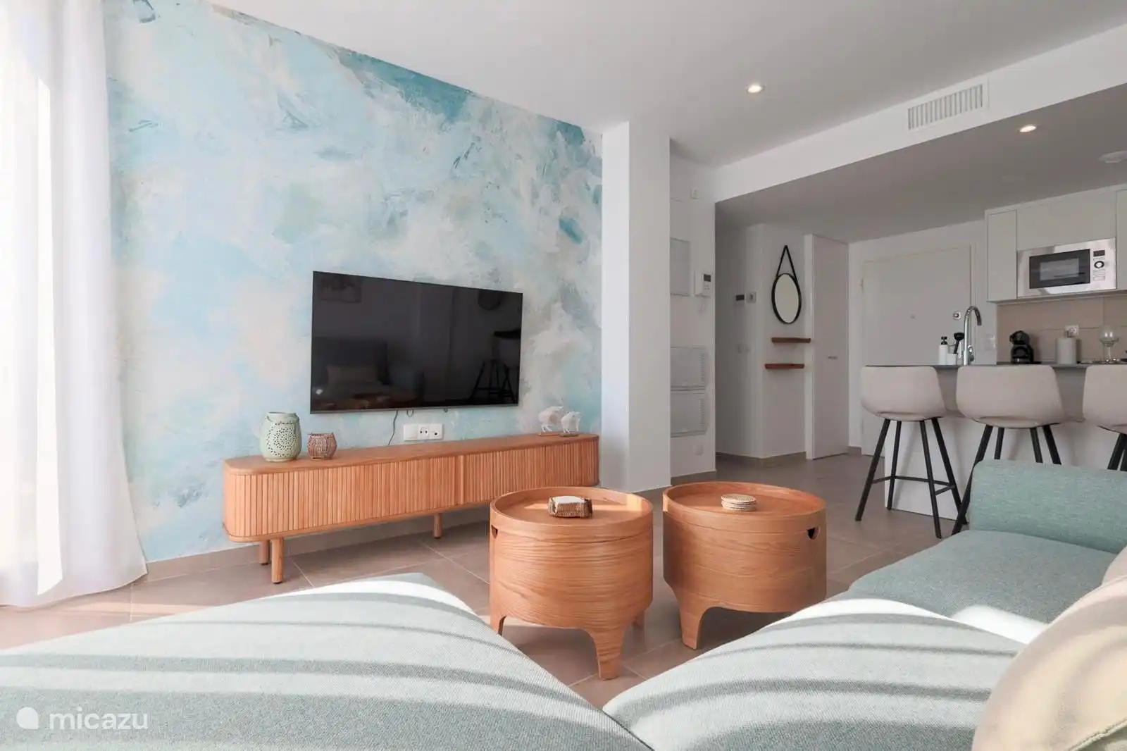 entrance/living room