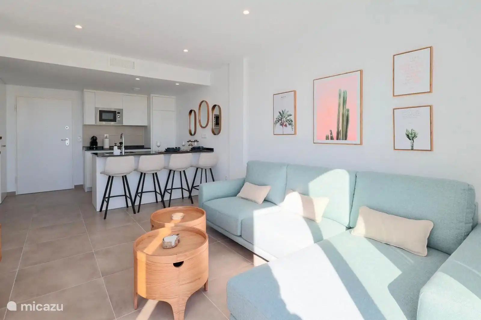 Living room/Kitchen with cooking island