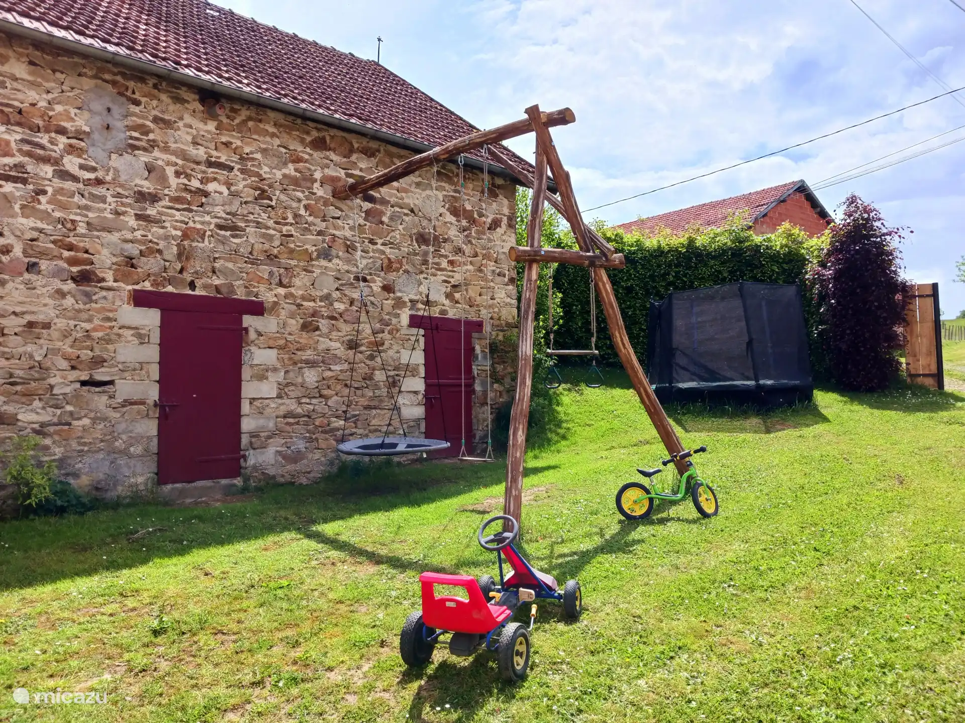 Spielplatz vor der Gîte