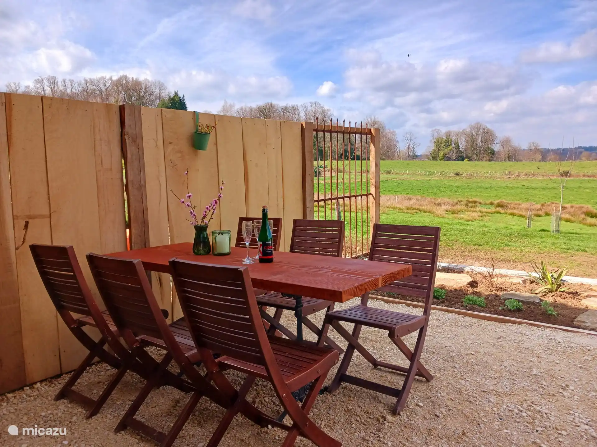 Terrasse auf der Rückseite