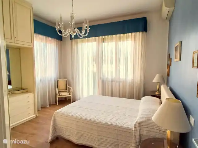 Location de Vacances Italie, Toscane, Forte Dei Marmi, villa -  Villa Elza à 400 mètres de la plage Chambre avec climatisation et terrasse