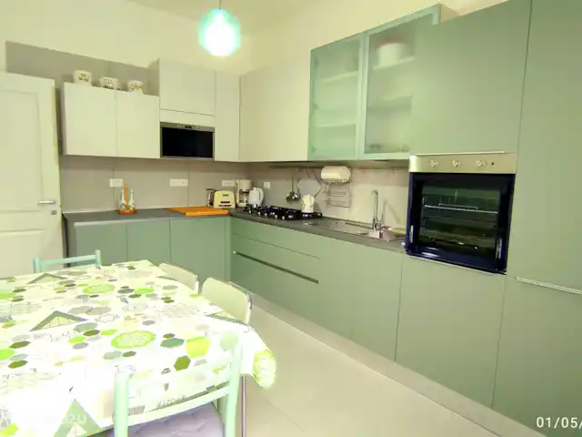 Location de Vacances Italie, Toscane, Forte Dei Marmi, villa -  Villa Elza à 400 mètres de la plage Nouvelle cuisine avec vaisselle