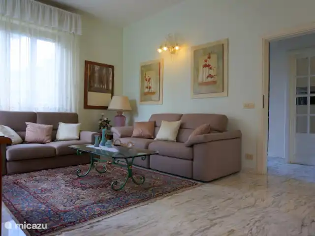 Location de Vacances Italie, Toscane, Forte Dei Marmi, villa -  Villa Elza à 400 mètres de la plage Nouveaux canapés confortables.