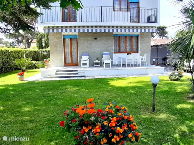 Location de Vacances Italie, Toscane, Forte Dei Marmi, villa -  Villa Elza à 400 mètres de la plage Jardin