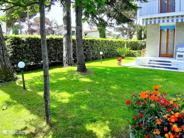 Location de Vacances Italie, Toscane, Forte Dei Marmi, villa -  Villa Elza à 400 mètres de la plage Jardin