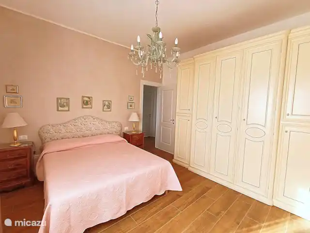 Location de Vacances Italie, Toscane, Forte Dei Marmi, villa -  Villa Elza à 400 mètres de la plage Chambre avec climatisation et terrasse