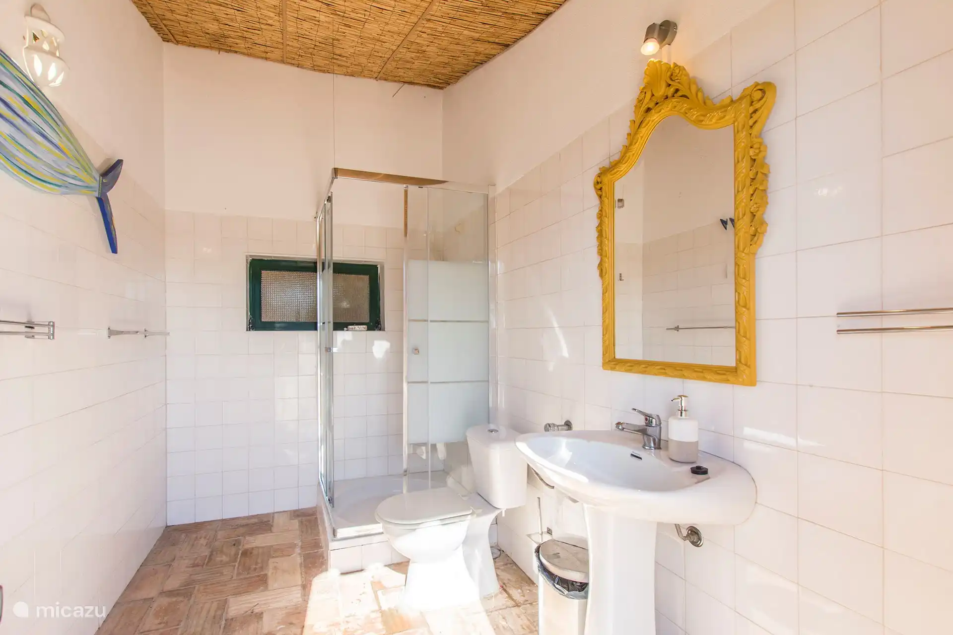 Badezimmer im Nebengebäude