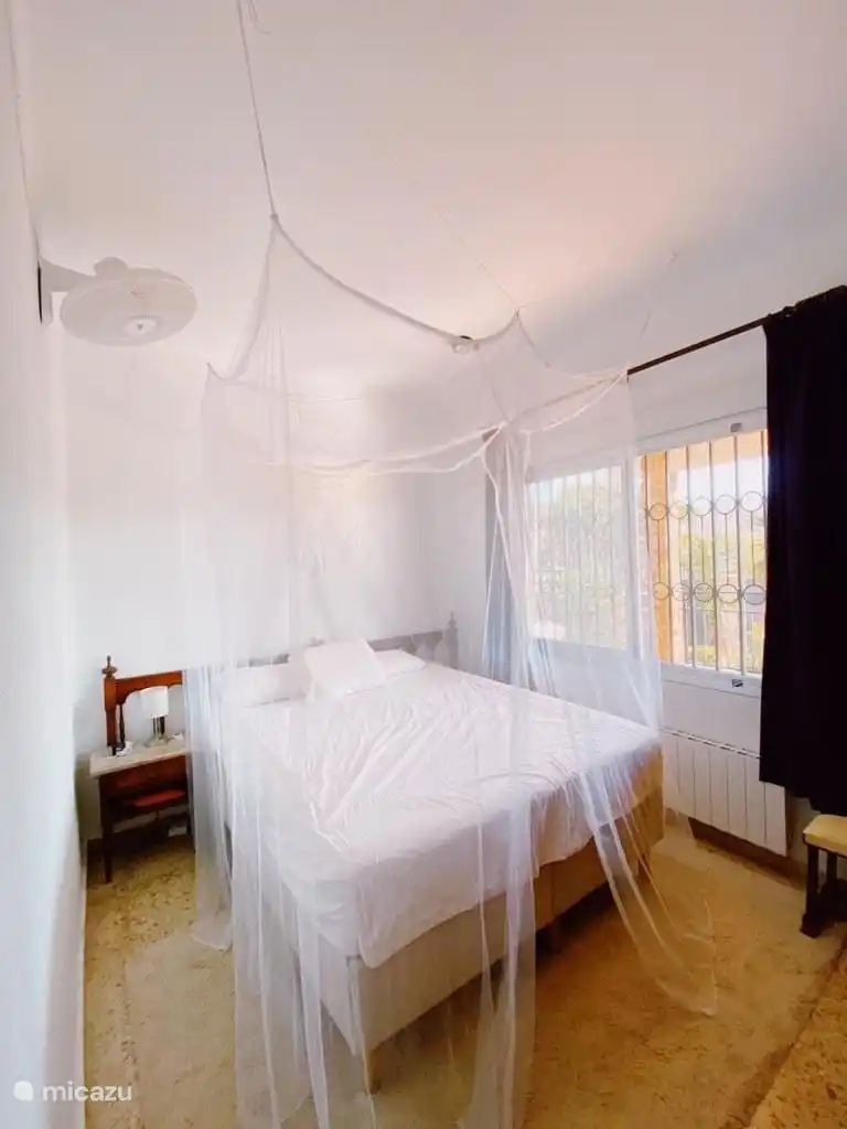 Schlafzimmer 3 befindet sich auf der oberen Ebene - Queensize-Bett