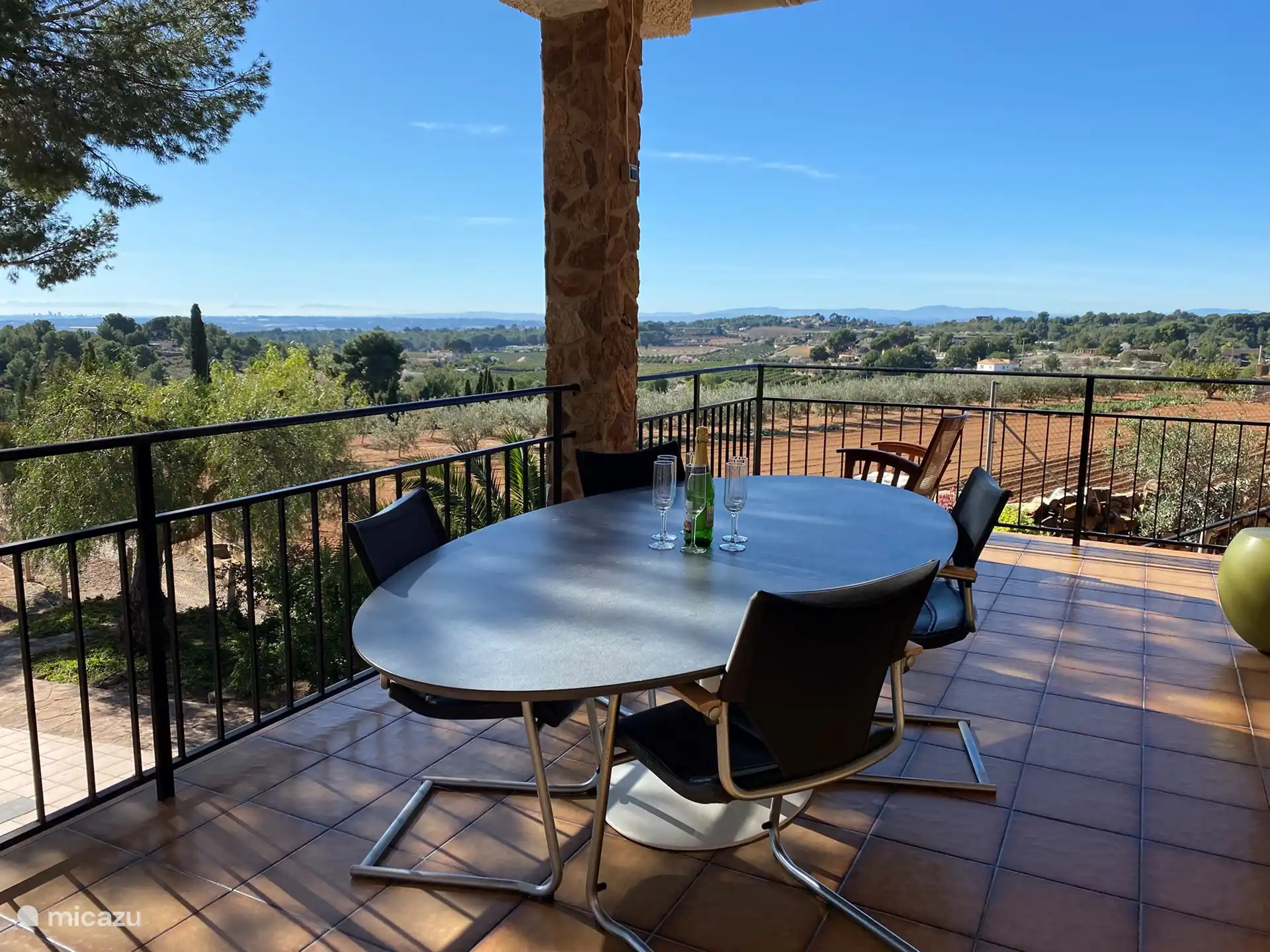 Terrasse im Obergeschoss