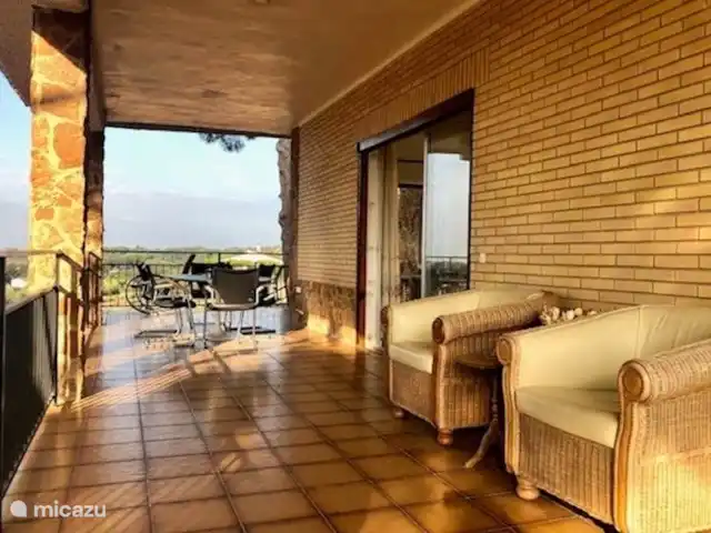 Location de Vacances Espagne, Valence, Valence (ville), villa - Villa Valencia Sunset Vue du balcon au niveau supérieur donnant sur la cour arrière
