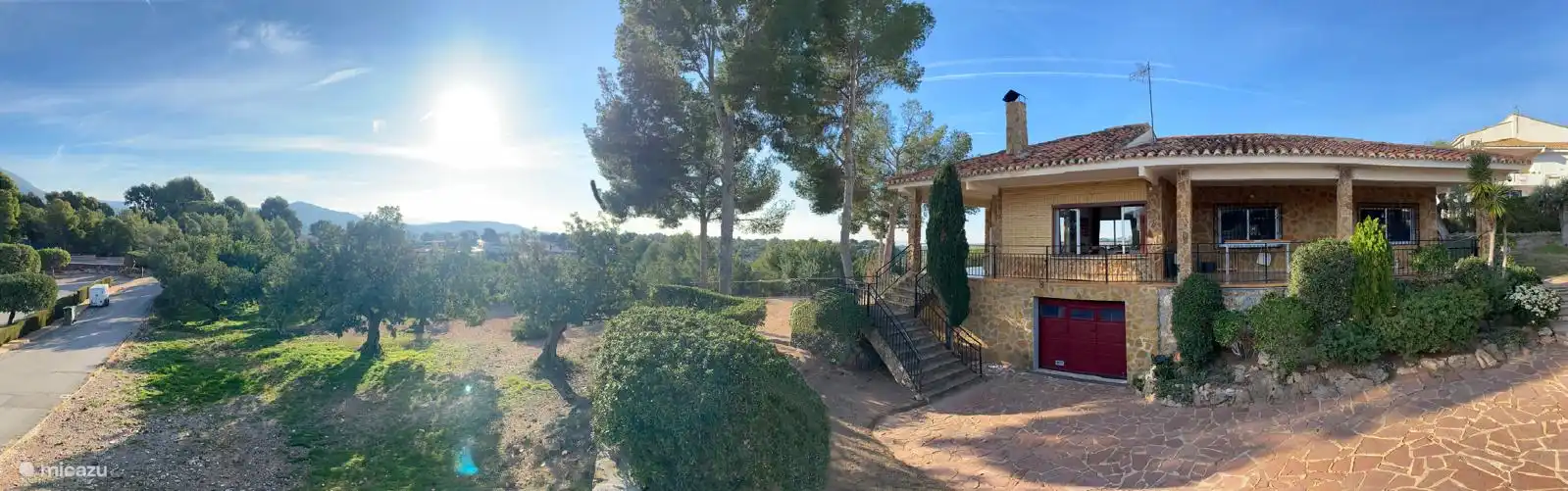 Blick auf die vordere Villa