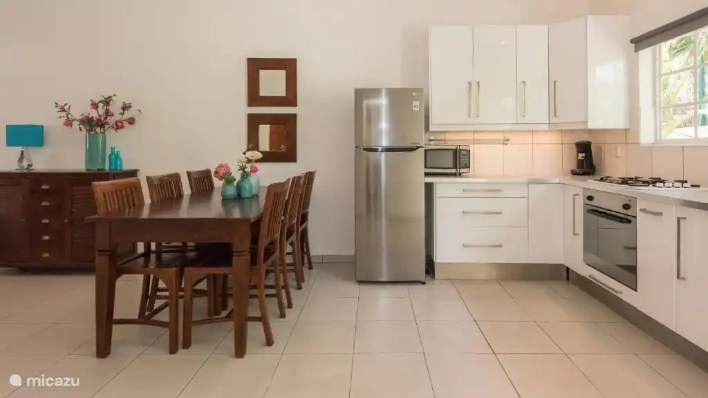 Large kitchen fully equipped.