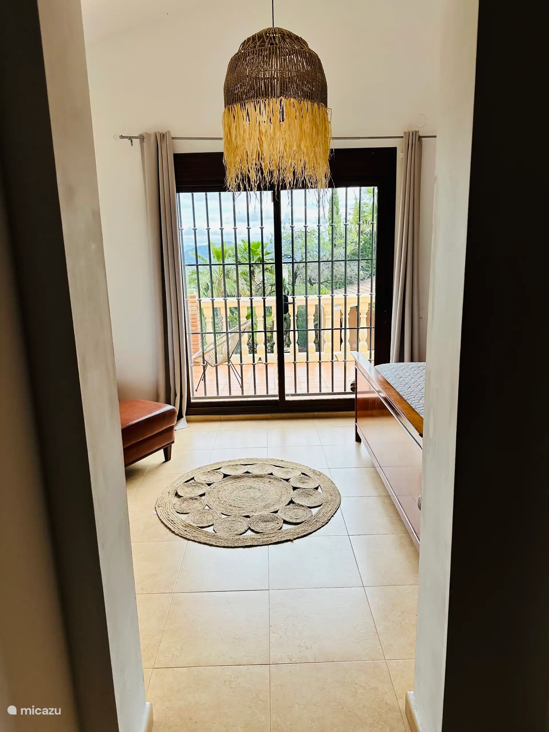 1º dormitorio con balcón