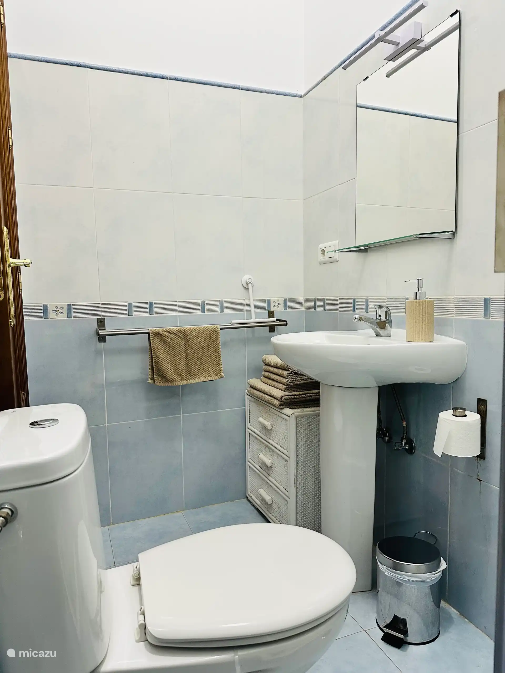 4º cuarto de baño con ducha y WC