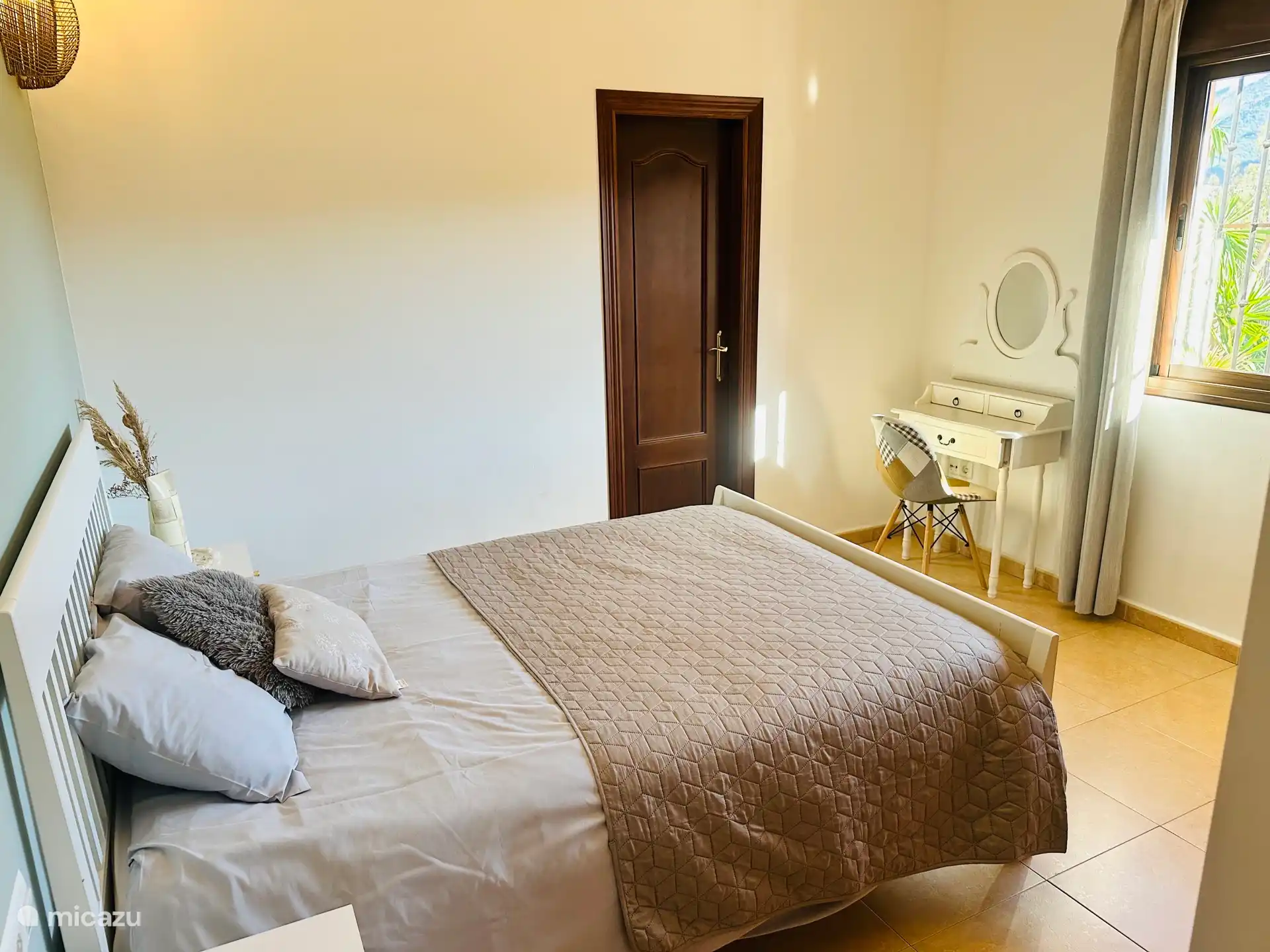 Chambre 2 avec salle de bain attenante