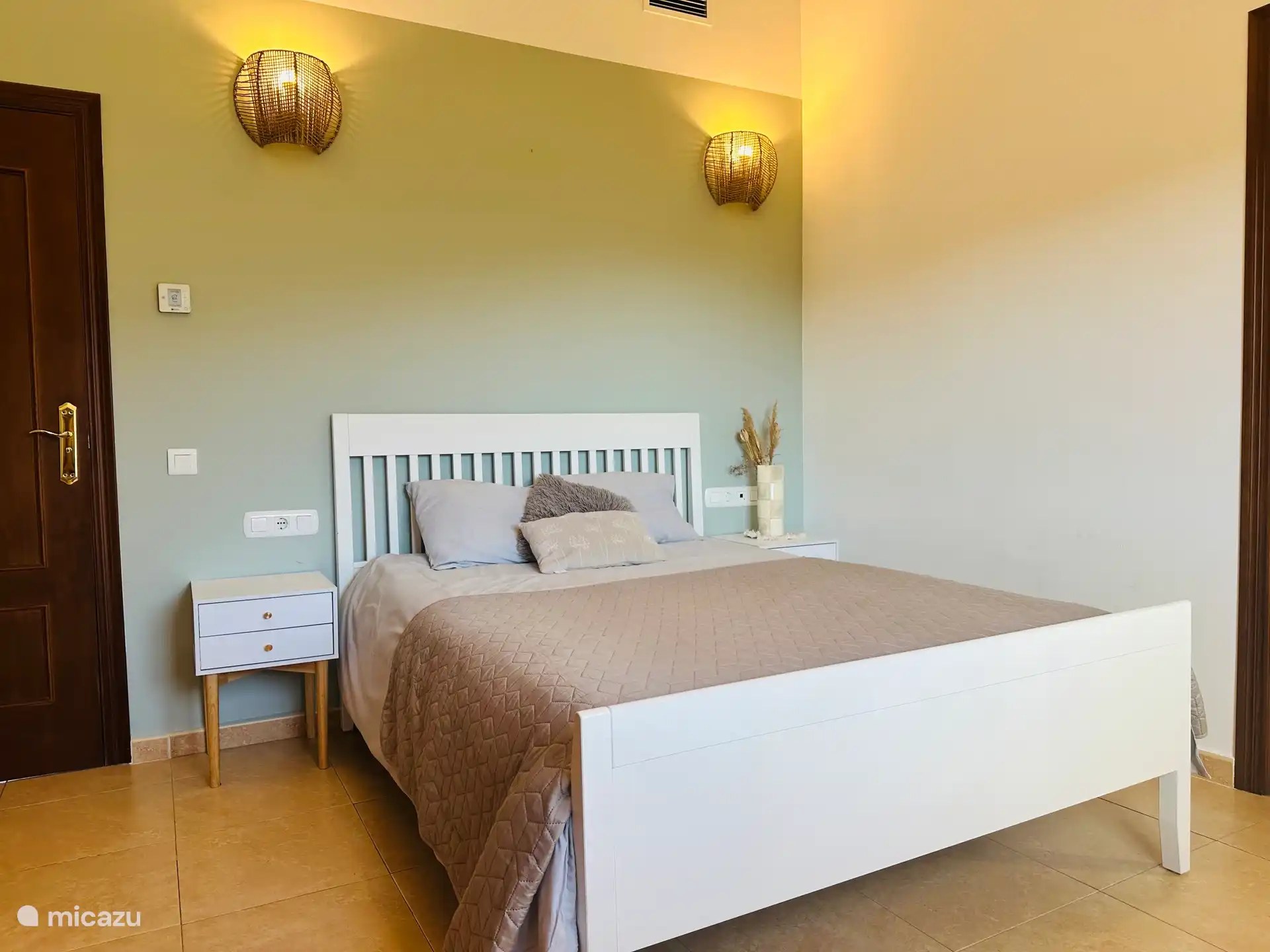 Chambre 2 avec salle de bain attenante