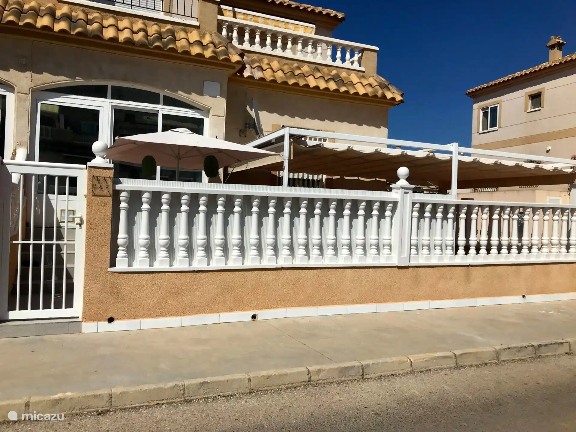 Vorderseite des Hauses