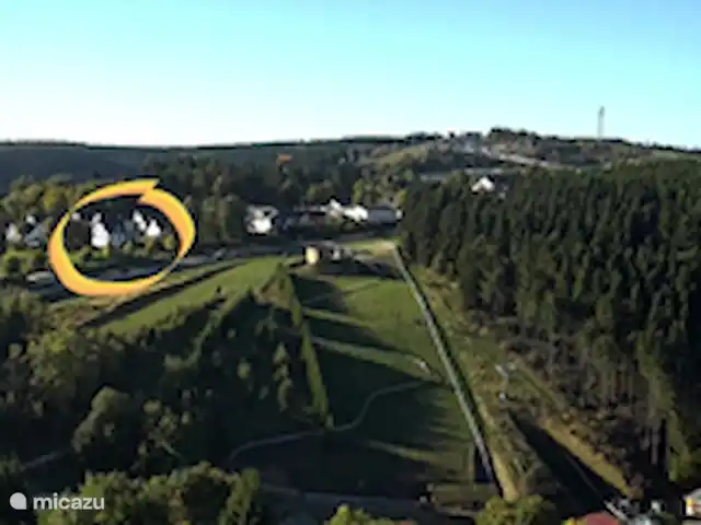 Maison de vacancesWinterberg max 16 pers | Allemagne, Sauerland, Winterberg - maison de vacances Vue depuis le tremplin de saut à ski en période estivale. Directement en face de la maison se trouvent 2 pistes de luge d’été, une tyrolienne et des sentiers de randonnée et de cyclisme.