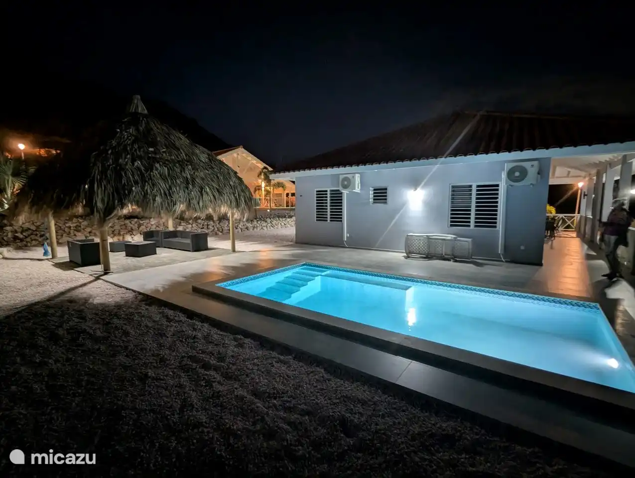 Achtertuin 's nachts