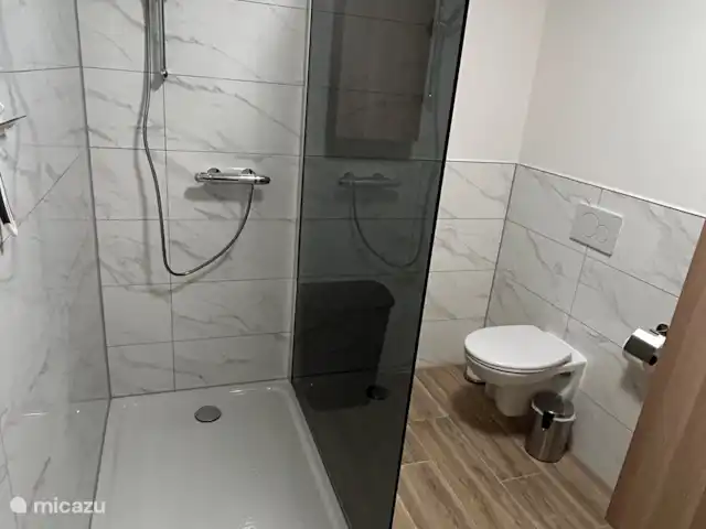 Location de Vacances Allemagne, Sauerland, Bad Laasphe, appartement - Ancienne Boulangerie - 3 Chambres Douche à l’italienne XXL