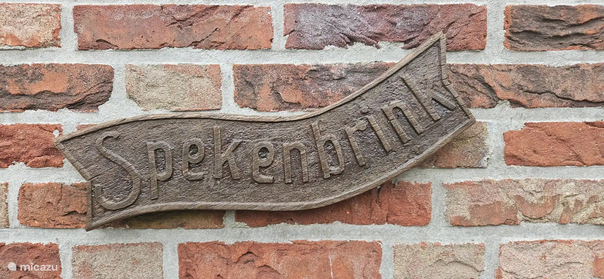 naambordje-op-gevel-spekenbrink-haaksbergen