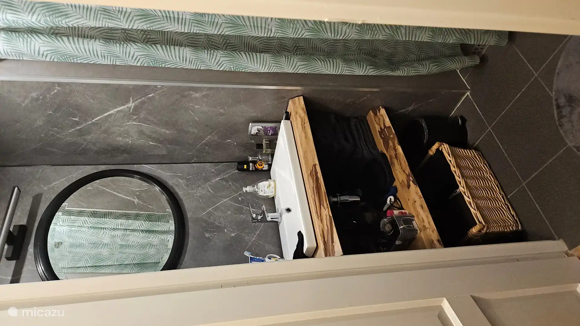 Stolz auf das neue Badezimmer des spekenbrink