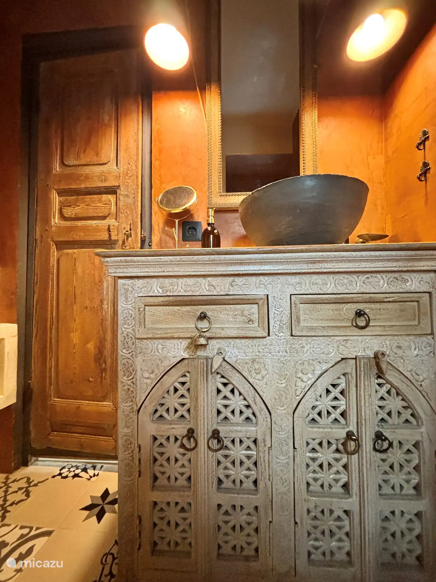 Waschtisch antik - Badezimmer