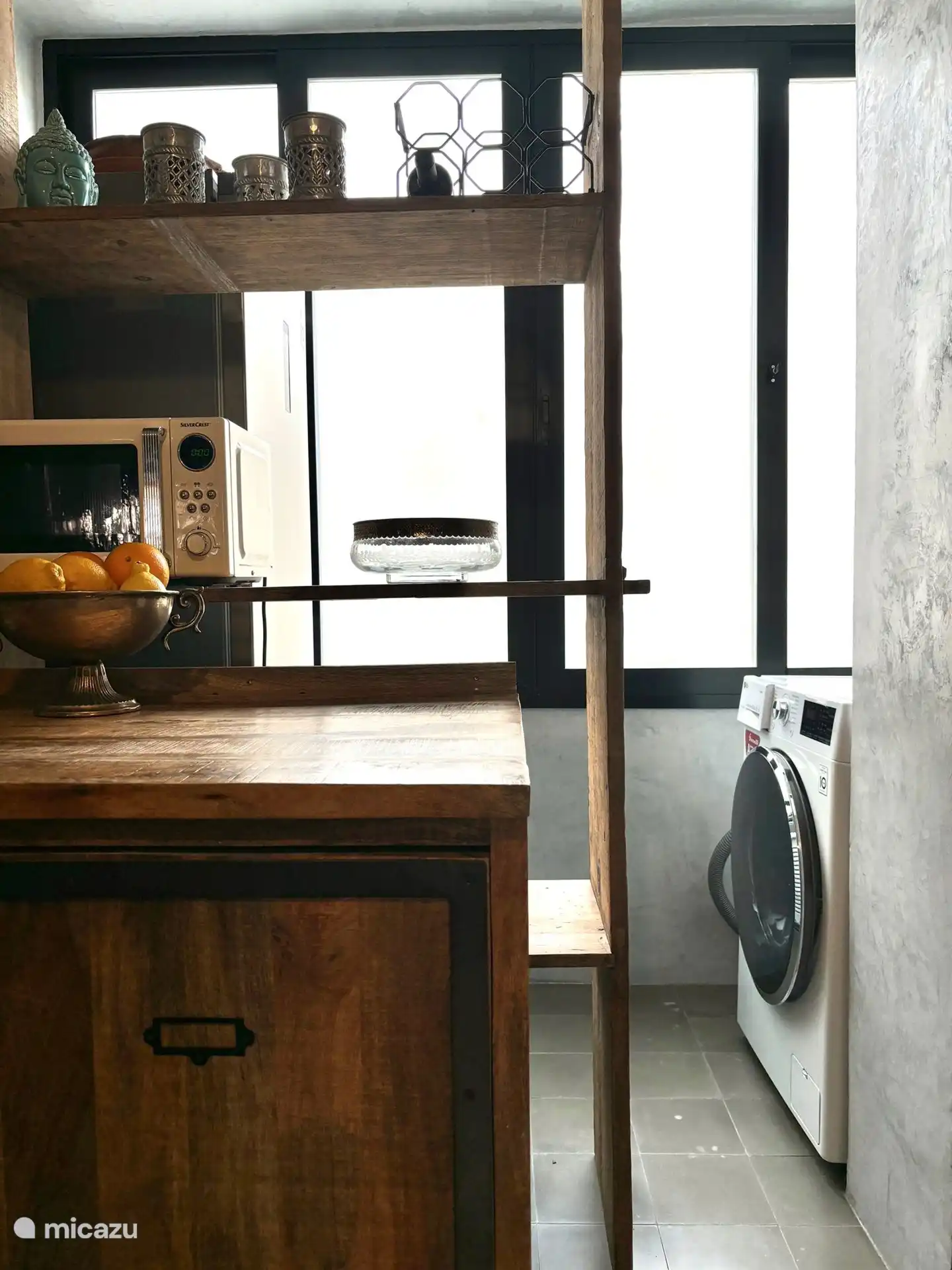 Blick Küche / Waschmaschine 