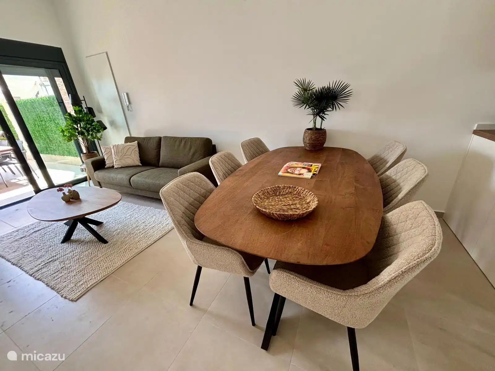 Woonkamer met bankstel