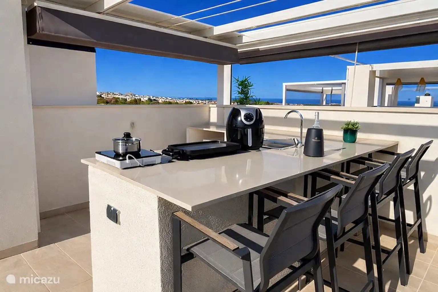 Cocina exterior con vistas panorámicas