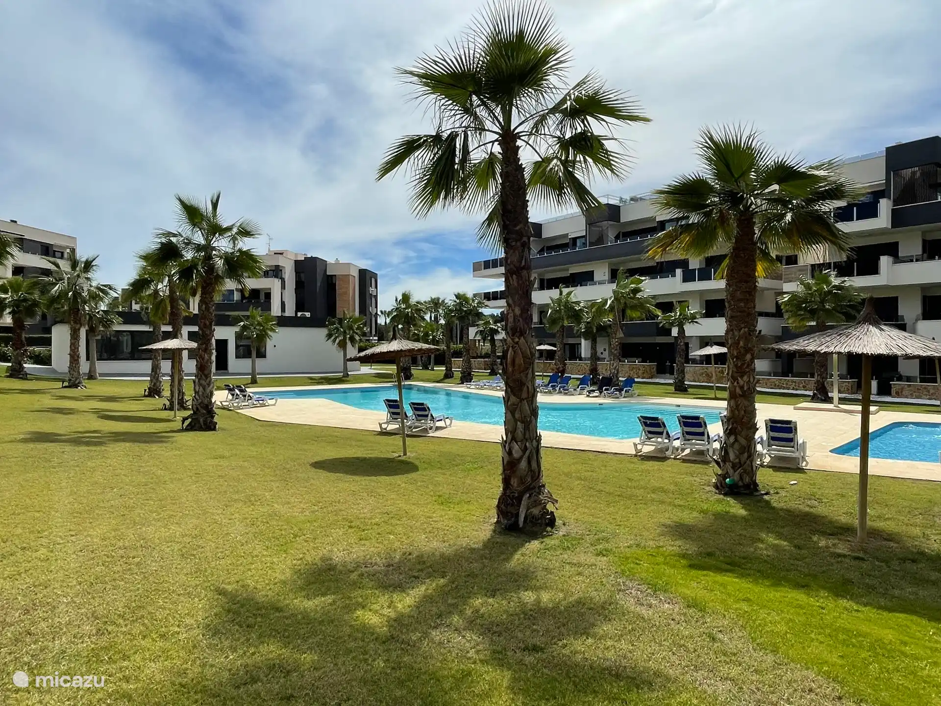 Piscine avec vue sur la remise en forme et appartement au 3ème étage 