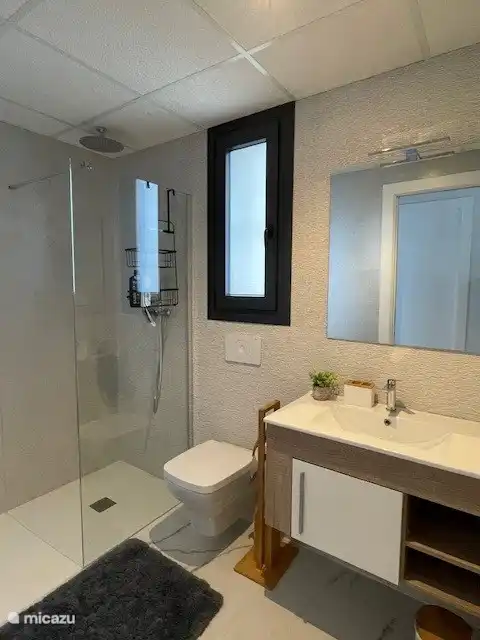 Salle de bain des invités