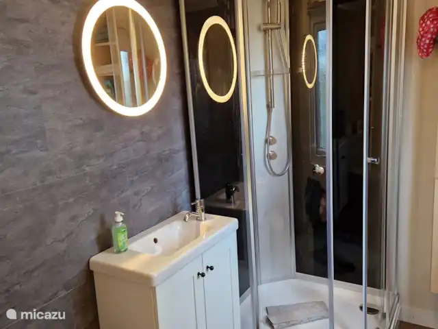 Heigraaf Woudenberg | Pays-Bas, Utrecht, Woudenberg - chalet Salle de bain et toilettes.