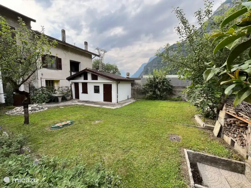 Casa della Mamma en Italia, Lago de Como, Novate Mezzola - Casa paredada Casa della Mamma en Italia, Lago de Como, Novate Mezzola - Casa paredada