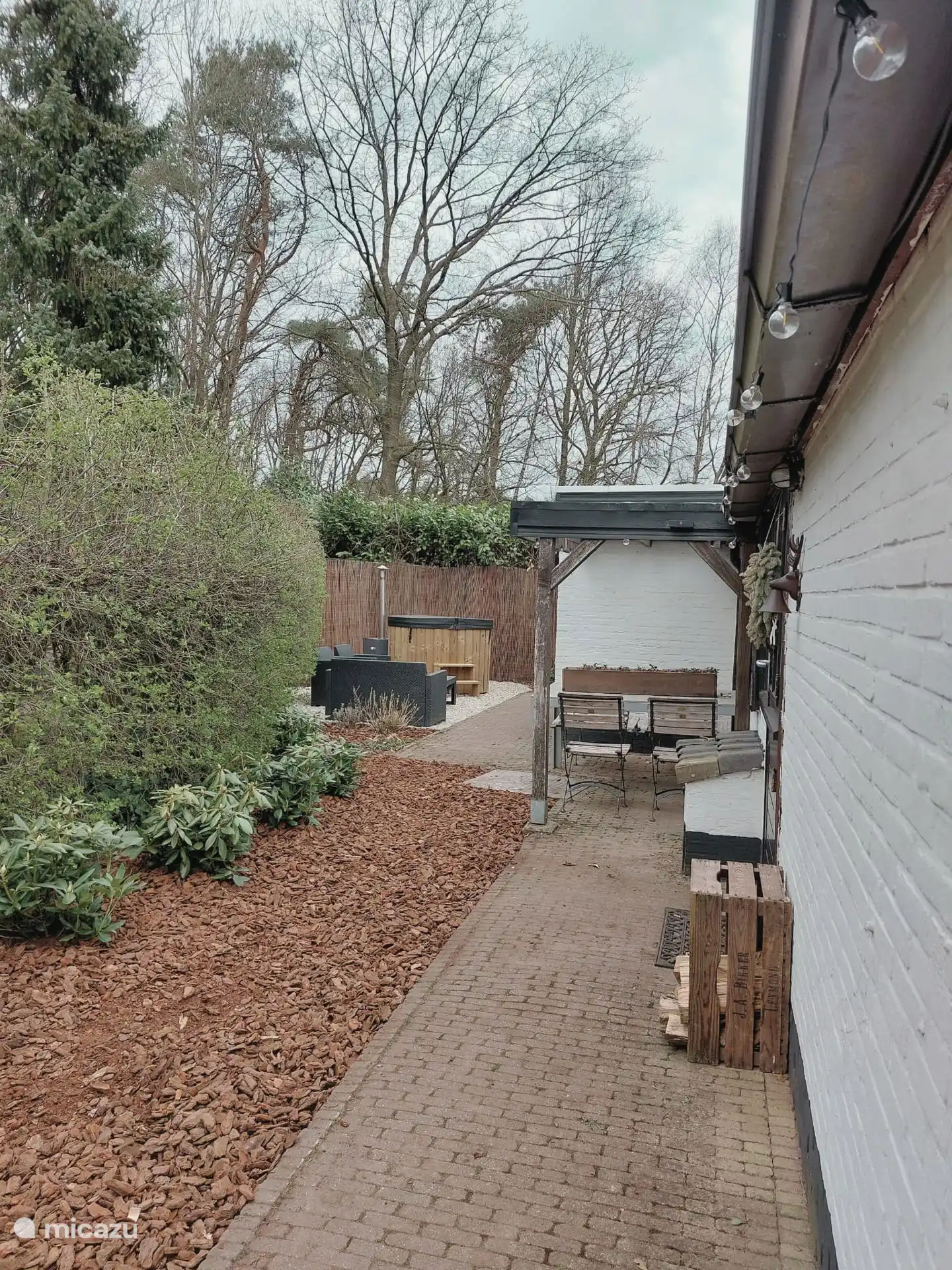 Die Rückseite des Hauses mit Blick auf den Whirlpool