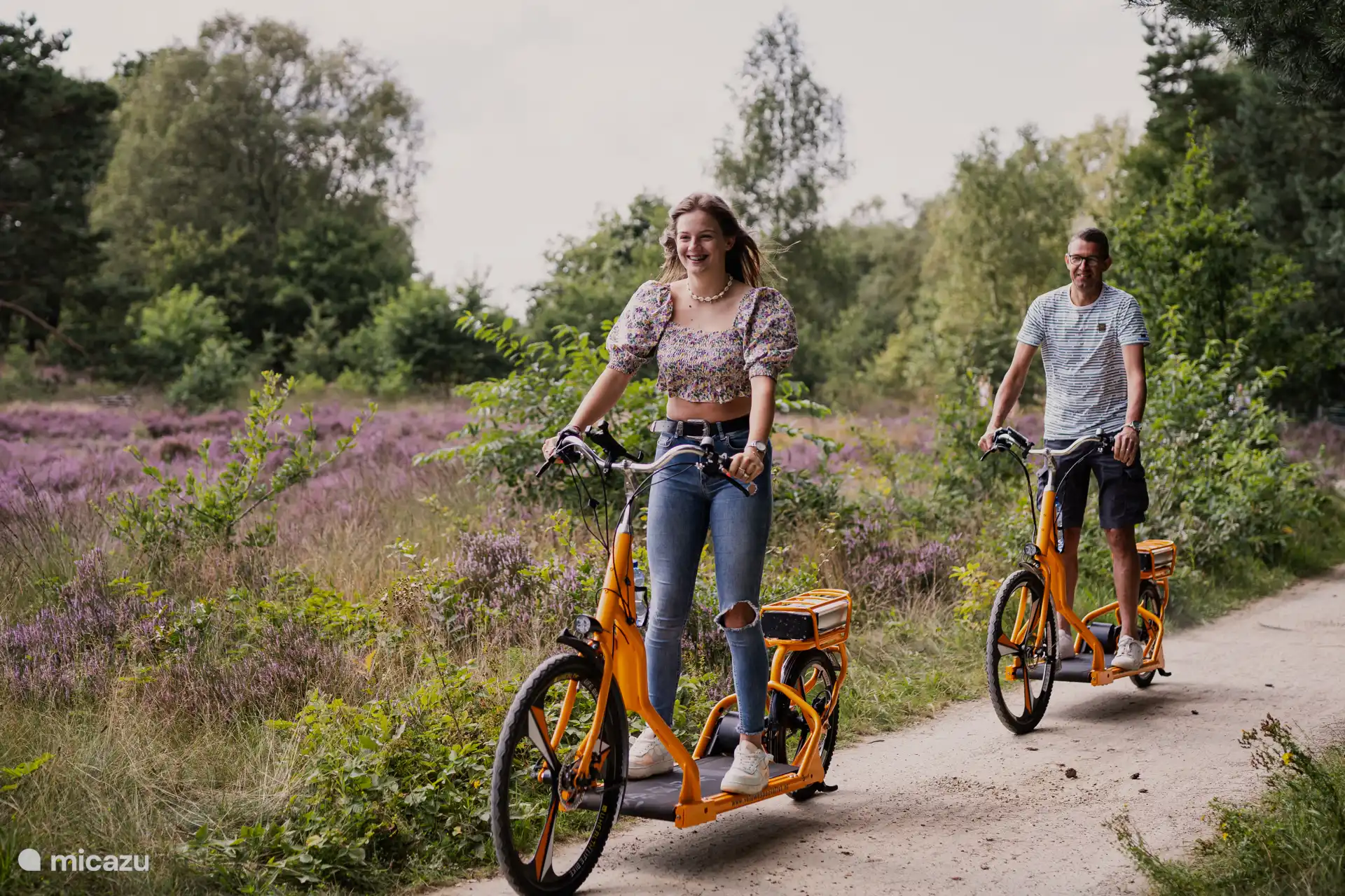 Entdecken Sie die einzigartige Veluwe mit der ganzen Familie auf dem E-Scooter.
Zu vermieten beim Veluwe-Spezialisten Garderen