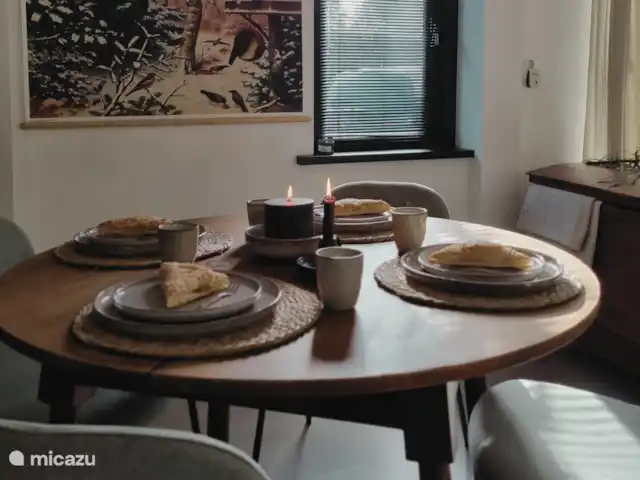 Oudveluwe - cabaña - bosque en Países Bajos, Güeldres, Voorthuizen - casa vacacional La mesa de comedor muy bien puesta