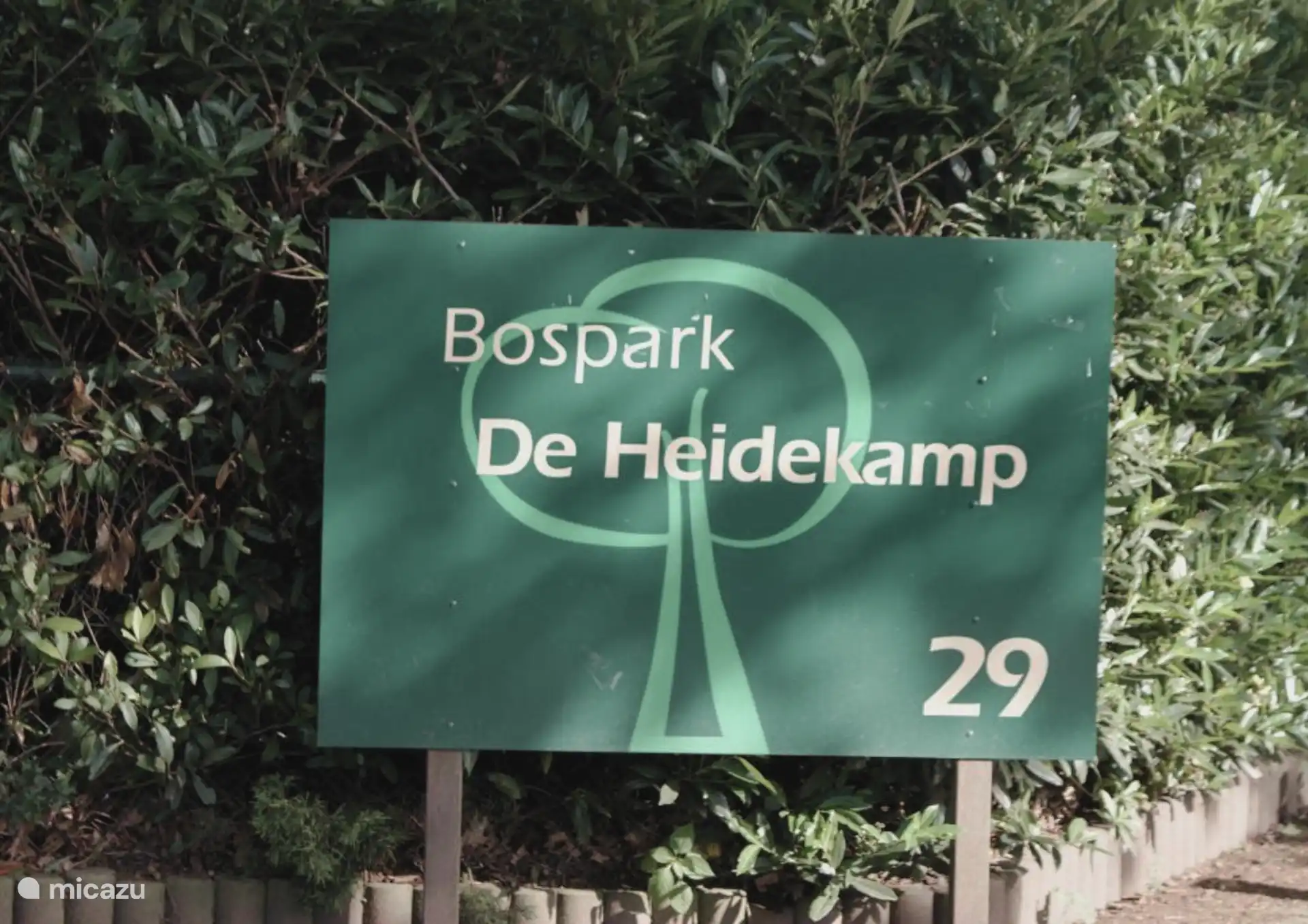 Schild am Eingang des Parks