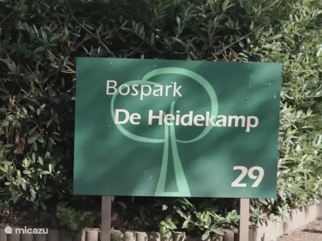 Oudveluwe - cabaña - bosque en Países Bajos, Güeldres, Voorthuizen - casa vacacional Letrero en la entrada del parque