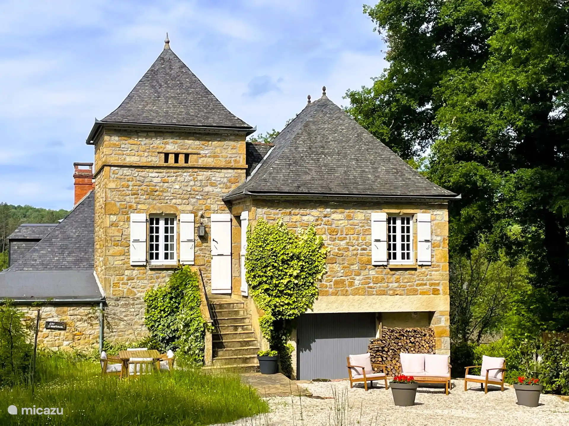 holiday house, Strenquels, Lot, France - Manoir Issartoux