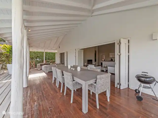 Lotus Rose Jan Thiel | Curaçao, Banda Ariba (est), Vista Royal - villa Belle table d’extérieur