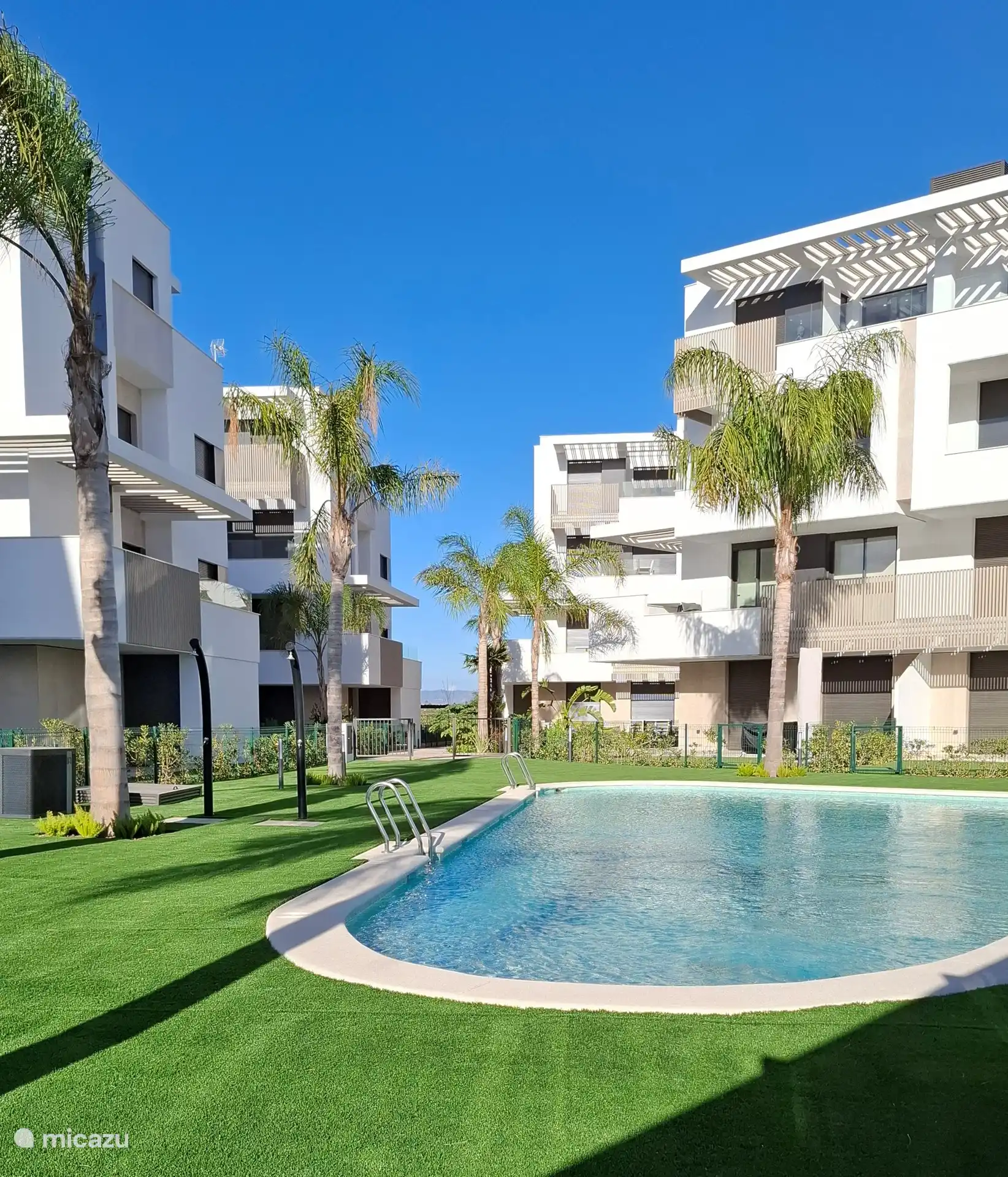 Piscina comunitaria climatizada