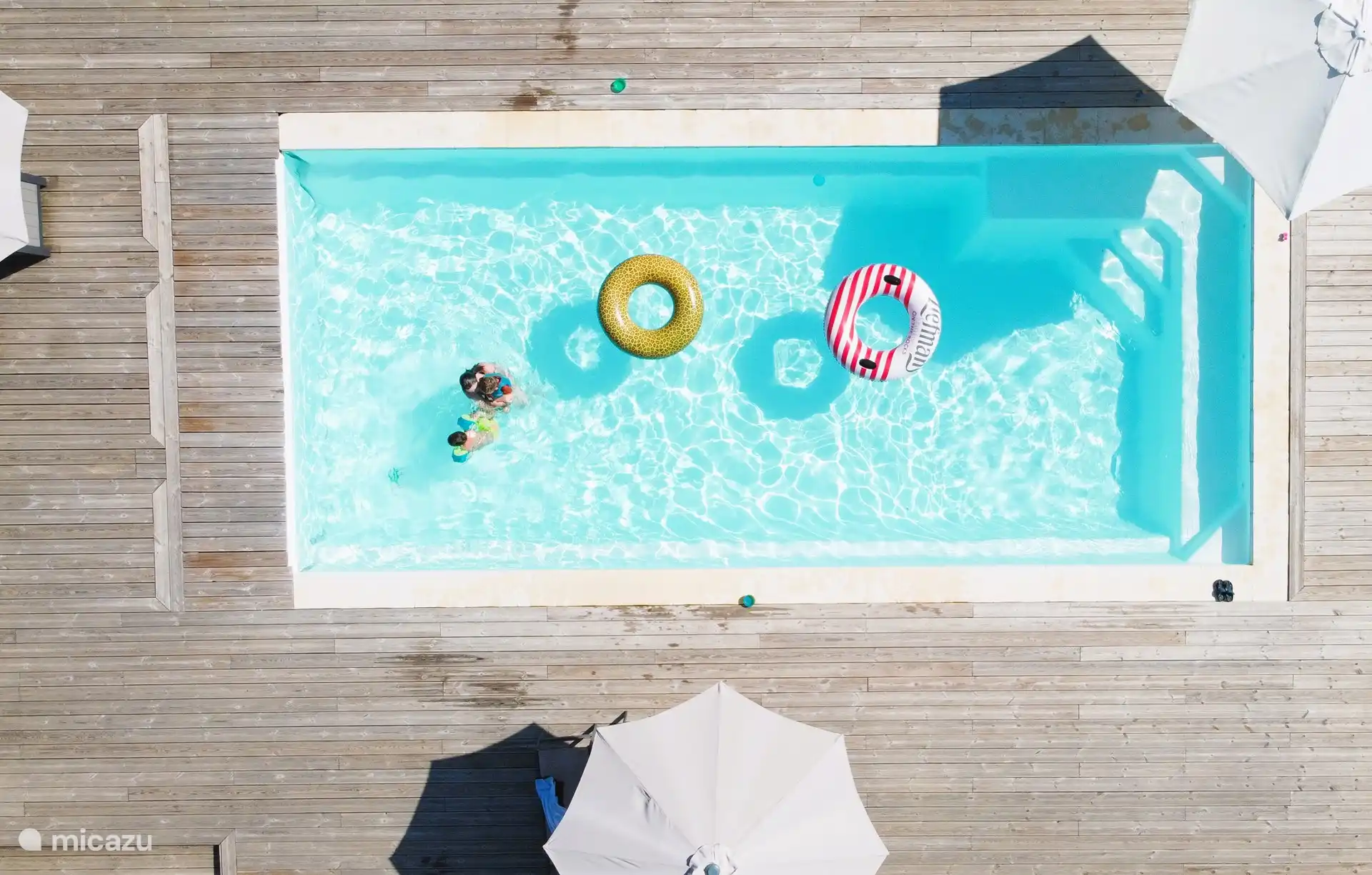 Das beheizte Schwimmbad, ganz für Sie als Gast. 