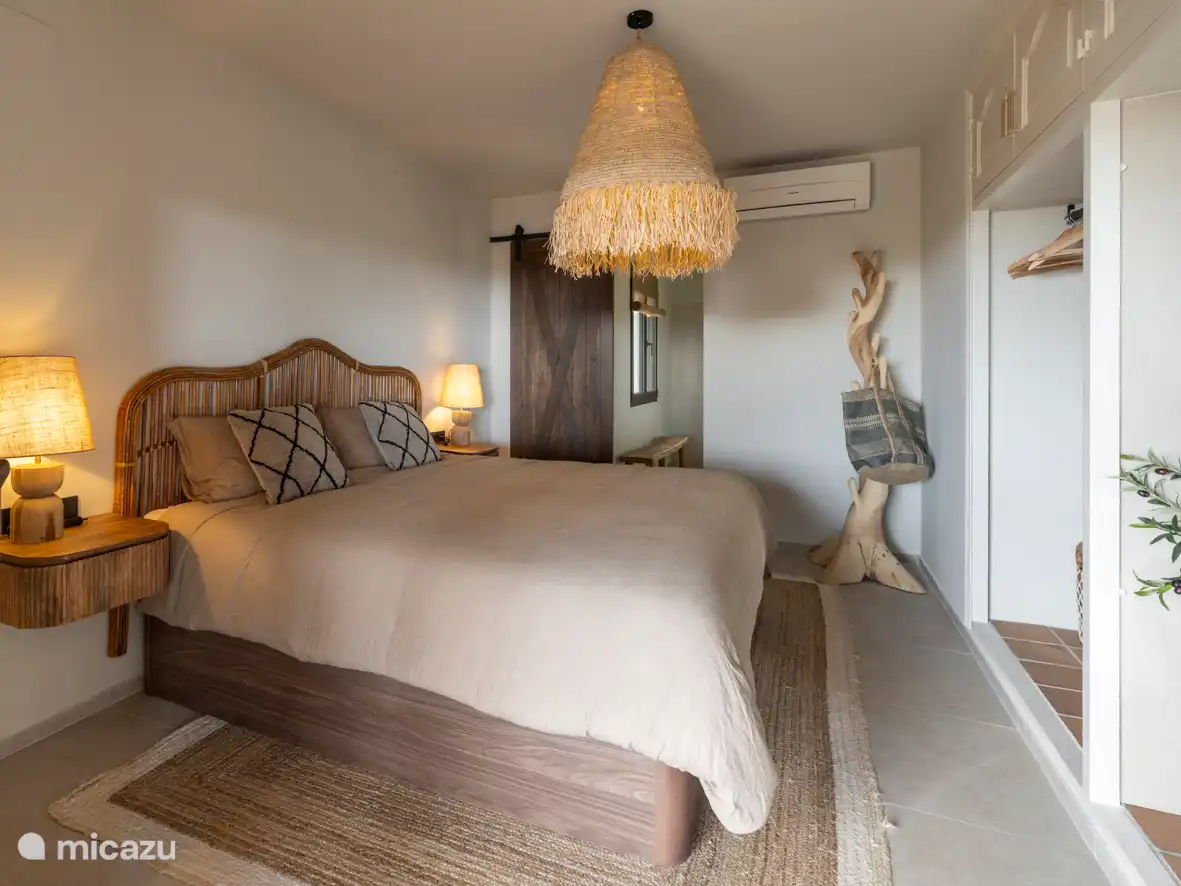 Schlafzimmer 3, das Naya-Schlafzimmer mit angrenzendem Badezimmer. Der Zugang zu diesem Schlafzimmer erfolgt von der Veranda aus