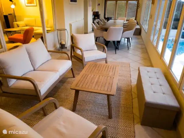 Sur Place | France, Var, Carcès - villa Véranda de 12 mètres de long avec vue imprenable sur les collines et la piscine