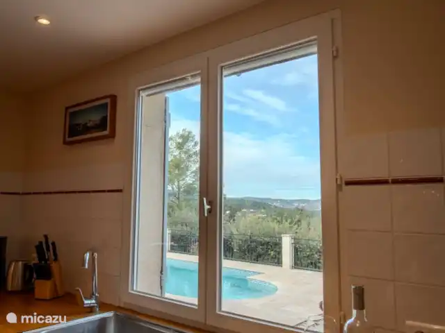 Sur Place | France, Var, Carcès - villa Cuisine appartement