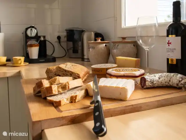 Sur Place | France, Var, Carcès - villa avec bien sûr une sélection de fromages français