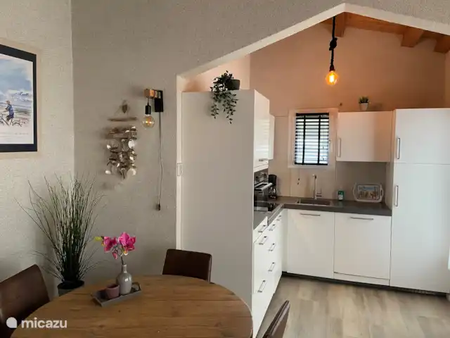 bungalow huren in Frankrijk, Charente-Maritime, Le Bois-Plage-en-Ré – Strandbungalow Atlantique, Ile de Ré eetafel
