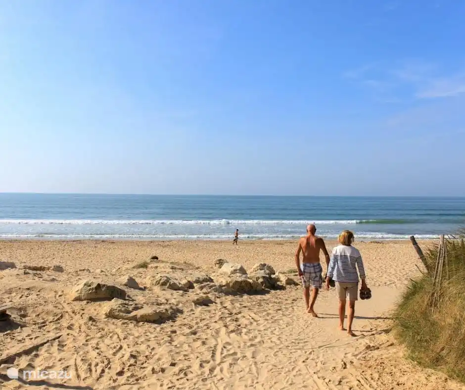 Le Bois Plage beach 400 metres away