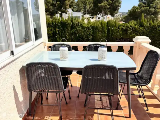 Villa Coco Calpe huren in Spanje, Costa Blanca, Calpe - villa eettafel balkon app 1